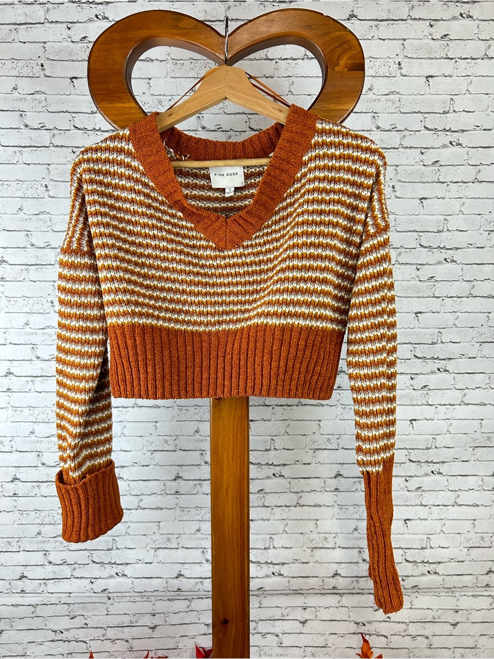 Pink Rose | Cropped V-Neck Stripe fall Sweater - Rust & Cream Size S